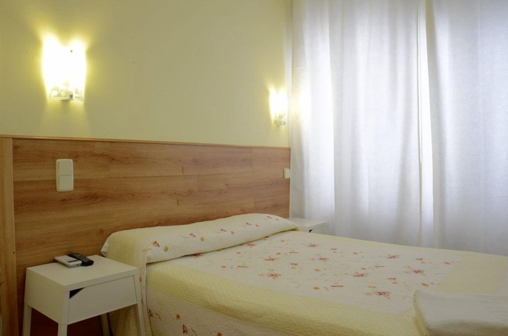 Hostal Nersan2 Madrid Exterior photo