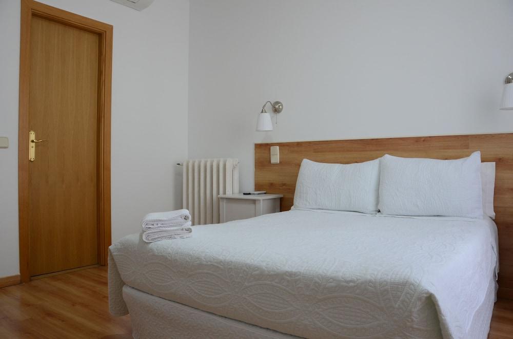 Hostal Nersan2 Madrid Exterior photo
